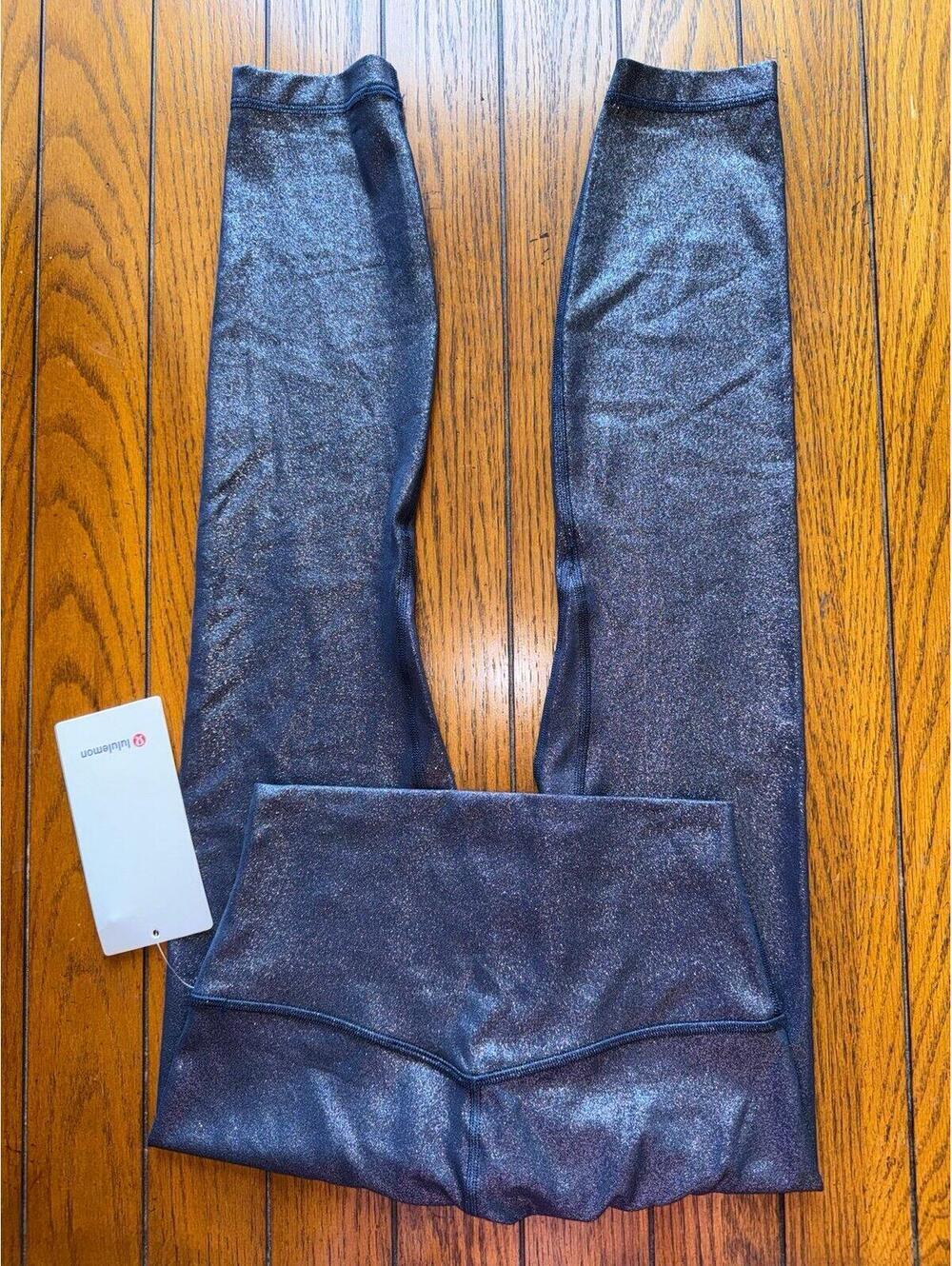 Lululemon Size 4 Align HR 25"
Shimmer, Luxe Shine Foil True Navy/Silver
NWT